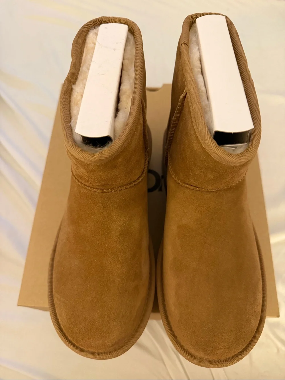UGG Classic Mini Platform Chestnut Womans 8 New with tags/ Box